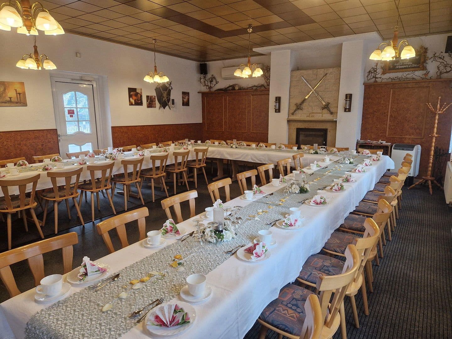 Prodej nebytového prostoru 2.200 m², Lützen, Sasko-Anhaltsko Prodej nebytového prostoru 2.200 m², Lützen, Sasko-Anhaltsko