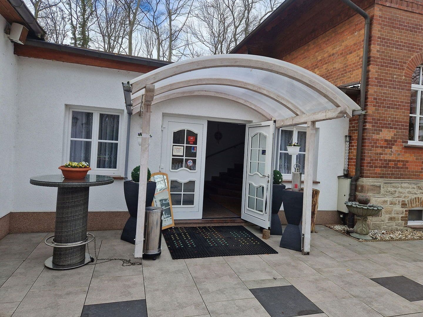 Prodej nebytového prostoru 2.200 m², Lützen, Sasko-Anhaltsko Prodej nebytového prostoru 2.200 m², Lützen, Sasko-Anhaltsko