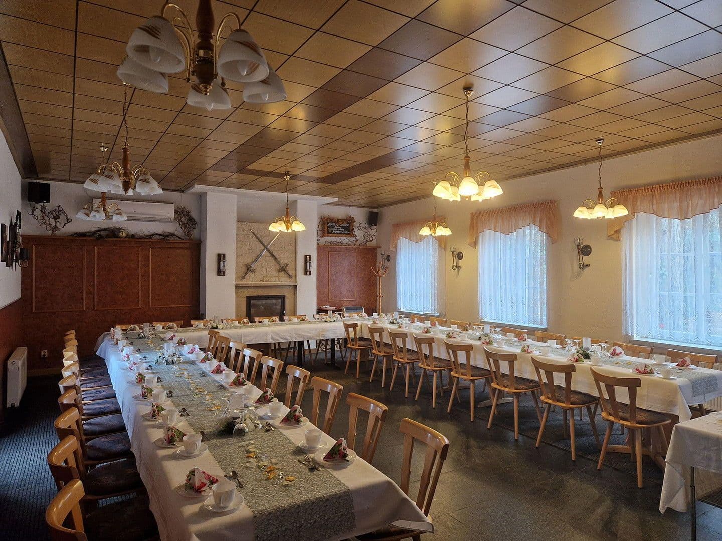 Prodej nebytového prostoru 2.200 m², Lützen, Sasko-Anhaltsko Prodej nebytového prostoru 2.200 m², Lützen, Sasko-Anhaltsko