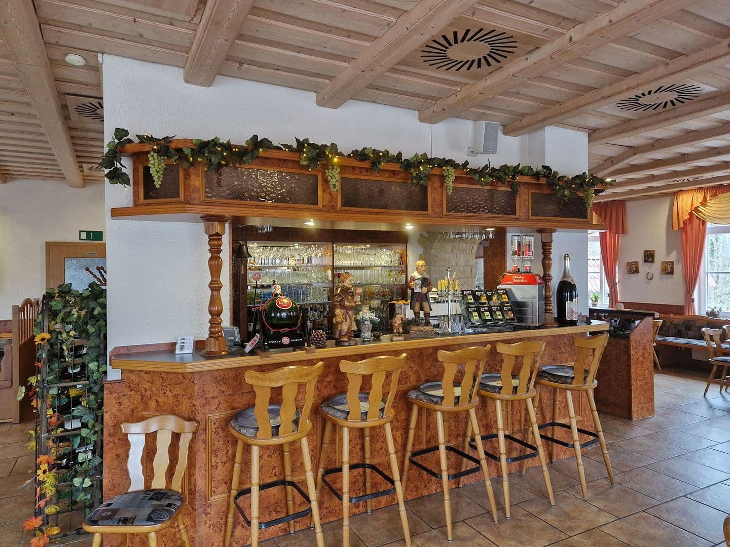 Prodej nebytového prostoru 2.200 m², Lützen, Sasko-Anhaltsko Prodej nebytového prostoru 2.200 m², Lützen, Sasko-Anhaltsko