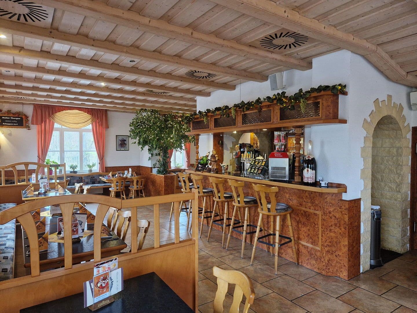 Prodej nebytového prostoru 2.200 m², Lützen, Sasko-Anhaltsko Prodej nebytového prostoru 2.200 m², Lützen, Sasko-Anhaltsko