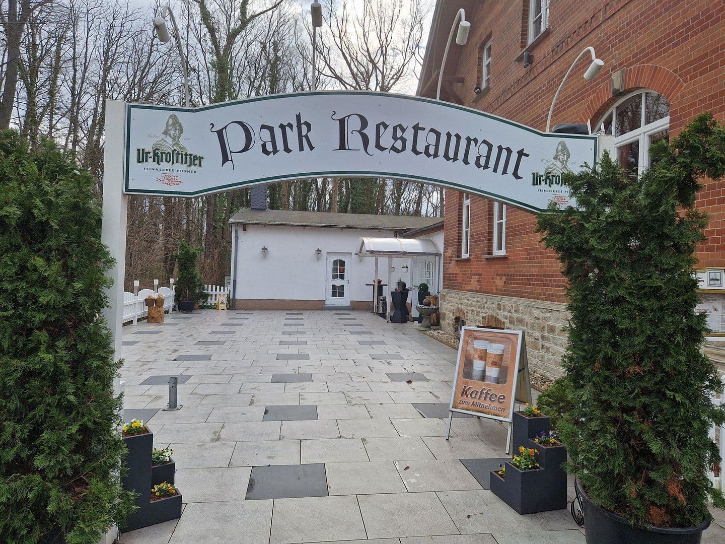 Prodej nebytového prostoru 2.200 m², Lützen, Sasko-Anhaltsko Prodej nebytového prostoru 2.200 m², Lützen, Sasko-Anhaltsko