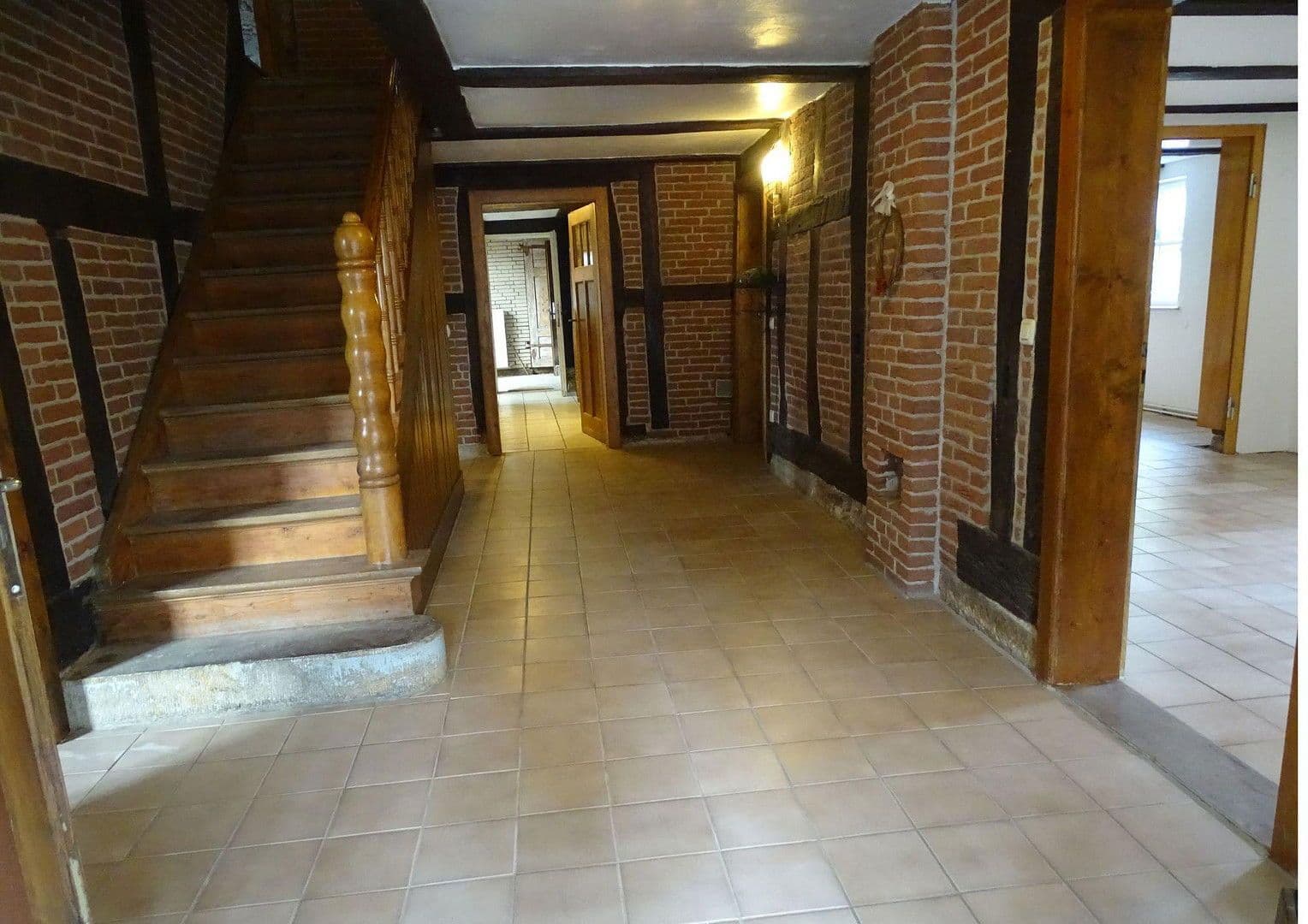 Prodej domu 200 m², pozemek 1.220 m², Hessisch Oldendorf, Dolní Sasko Prodej domu 200 m², pozemek 1.220 m², Hessisch Oldendorf, Dolní Sasko