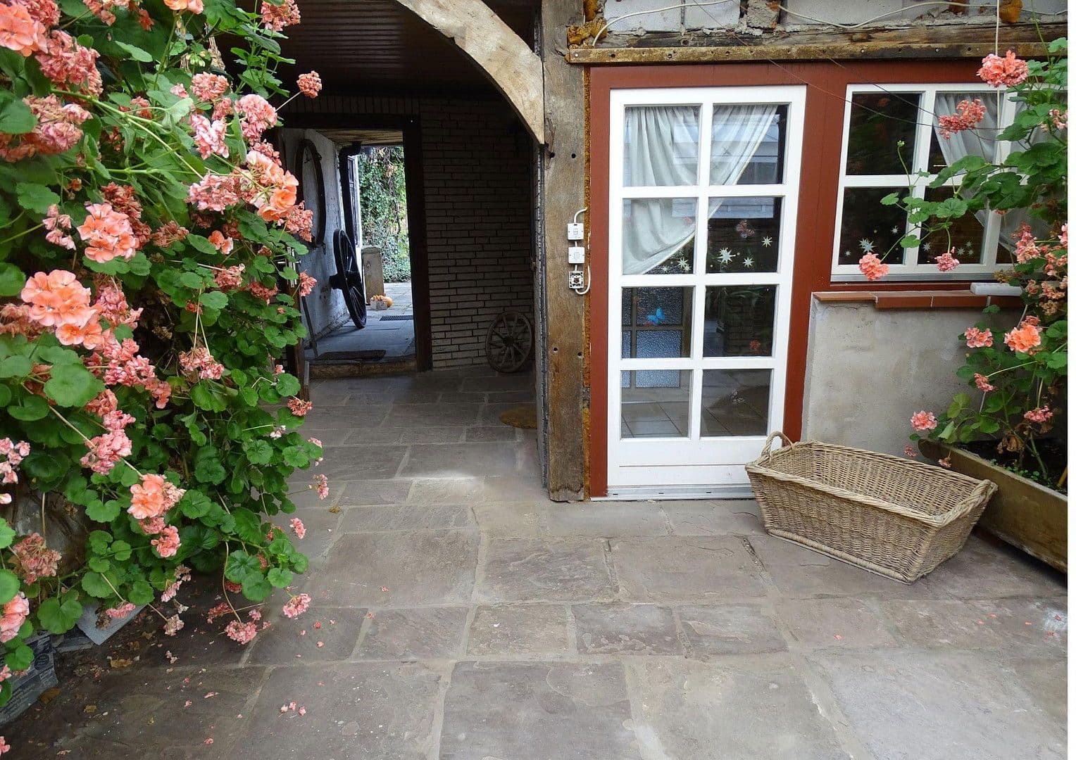 Prodej domu 200 m², pozemek 1.220 m², Hessisch Oldendorf, Dolní Sasko Prodej domu 200 m², pozemek 1.220 m², Hessisch Oldendorf, Dolní Sasko