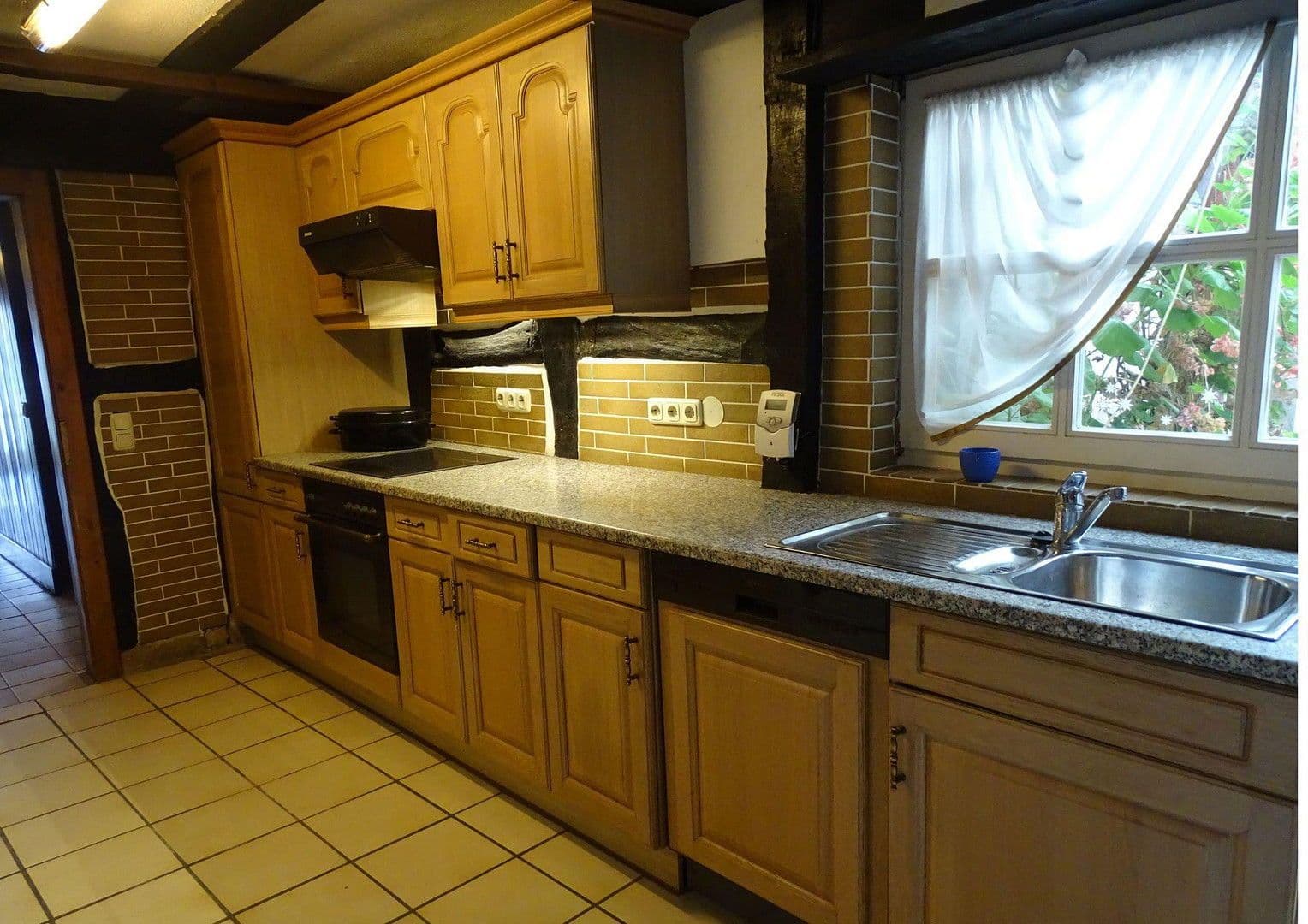 Prodej domu 200 m², pozemek 1.220 m², Hessisch Oldendorf, Dolní Sasko Prodej domu 200 m², pozemek 1.220 m², Hessisch Oldendorf, Dolní Sasko