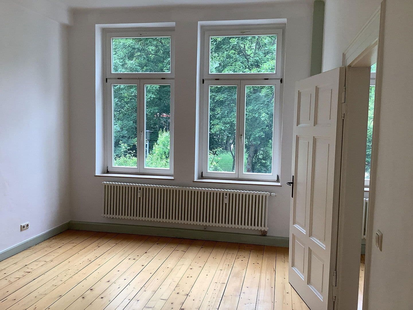 Pronájem bytu 4+1 165 m², Lindenauallee 28, Gotha, Durynsko Pronájem bytu 4+1 165 m², Lindenauallee 28, Gotha, Durynsko