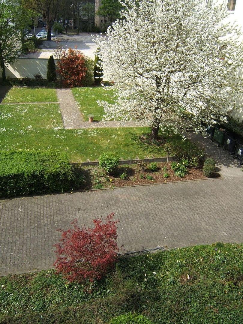 Pronájem bytu 2+1 38 m², Frankfurt, Hessen Pronájem bytu 2+1 38 m², Frankfurt, Hessen