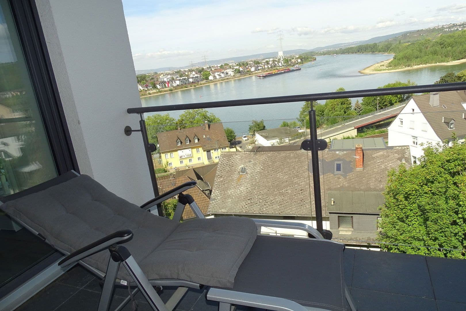 Pronájem bytu 2+1 70 m², Urbar, Porýní-Falc Pronájem bytu 2+1 70 m², Urbar, Porýní-Falc