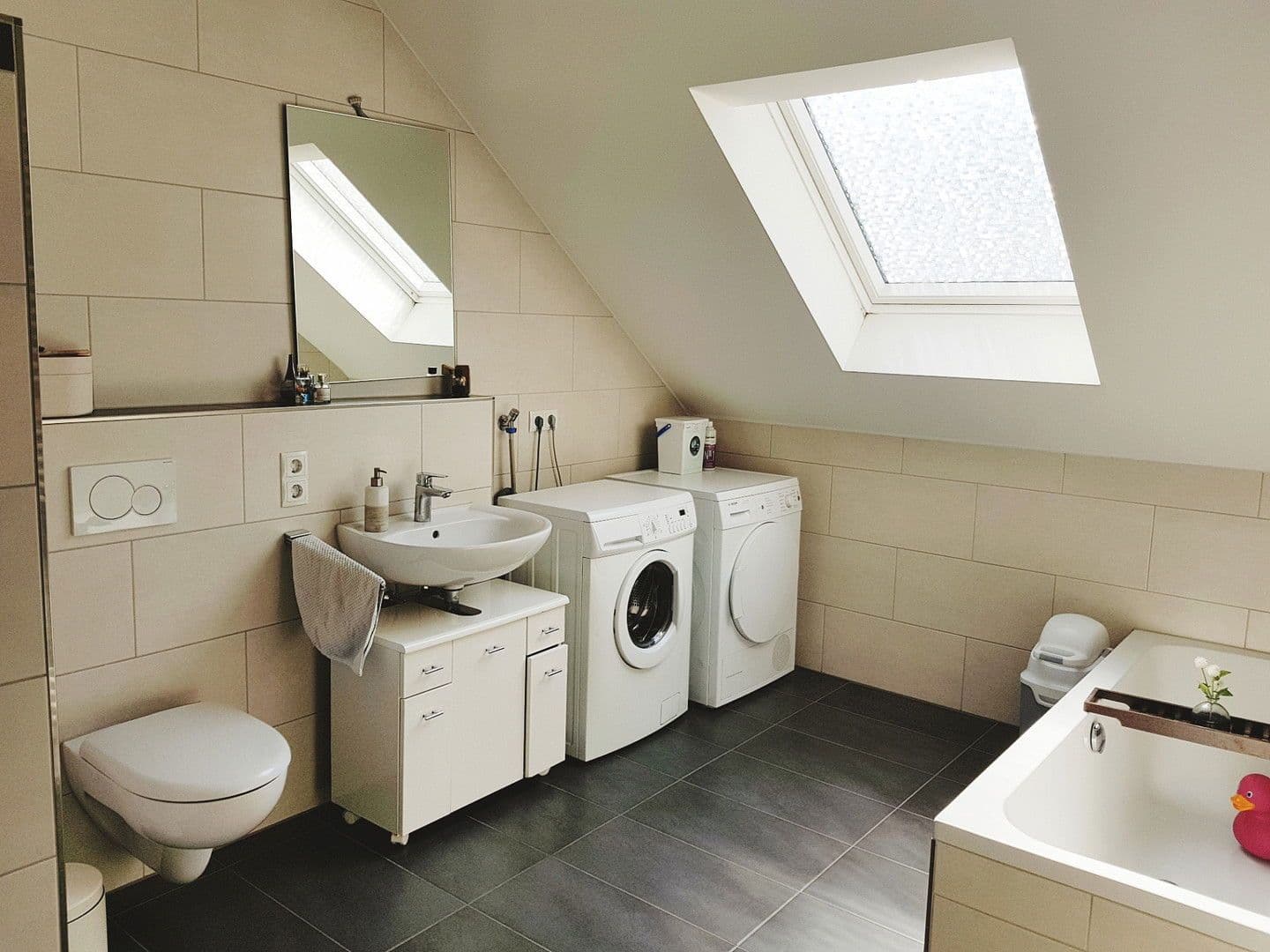 Pronájem bytu 2+1 70 m², Urbar, Porýní-Falc Pronájem bytu 2+1 70 m², Urbar, Porýní-Falc