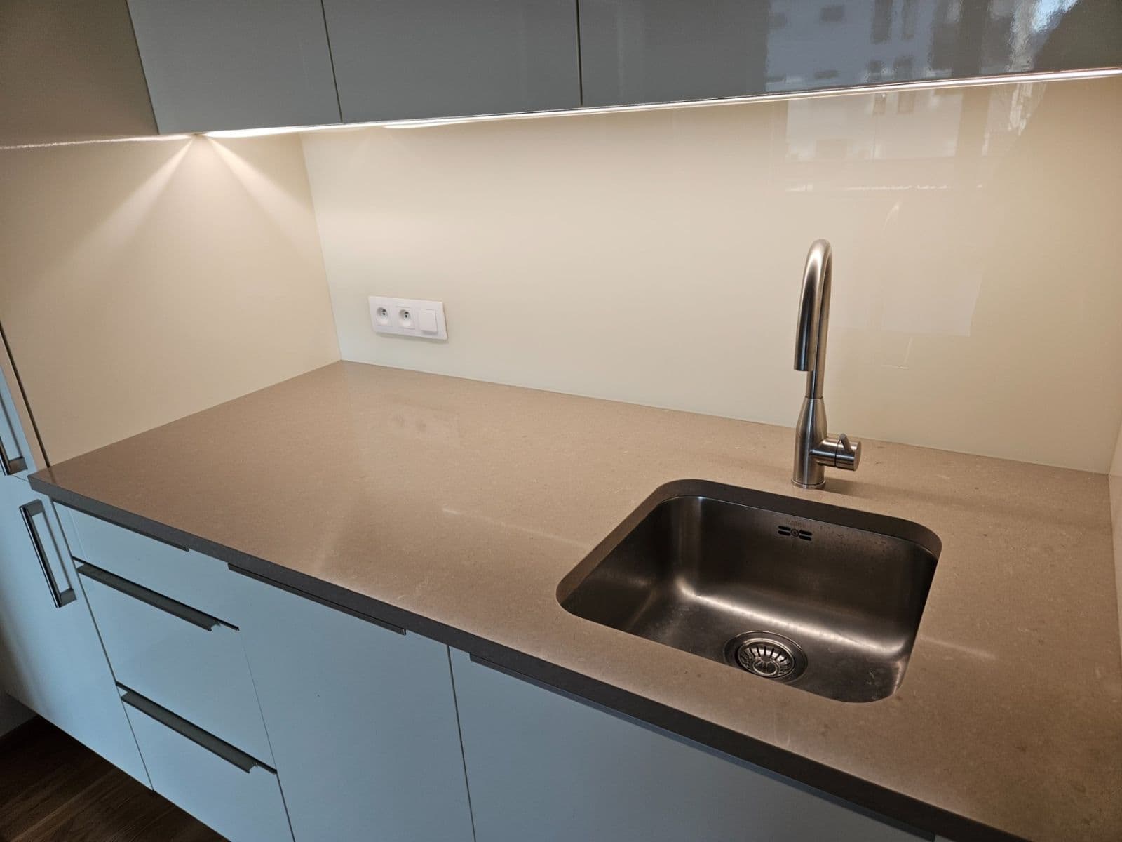 Pronájem bytu 2+kk 54 m², Waltariho, Praha, Praha Pronájem bytu 2+kk 54 m², Waltariho, Praha, Praha