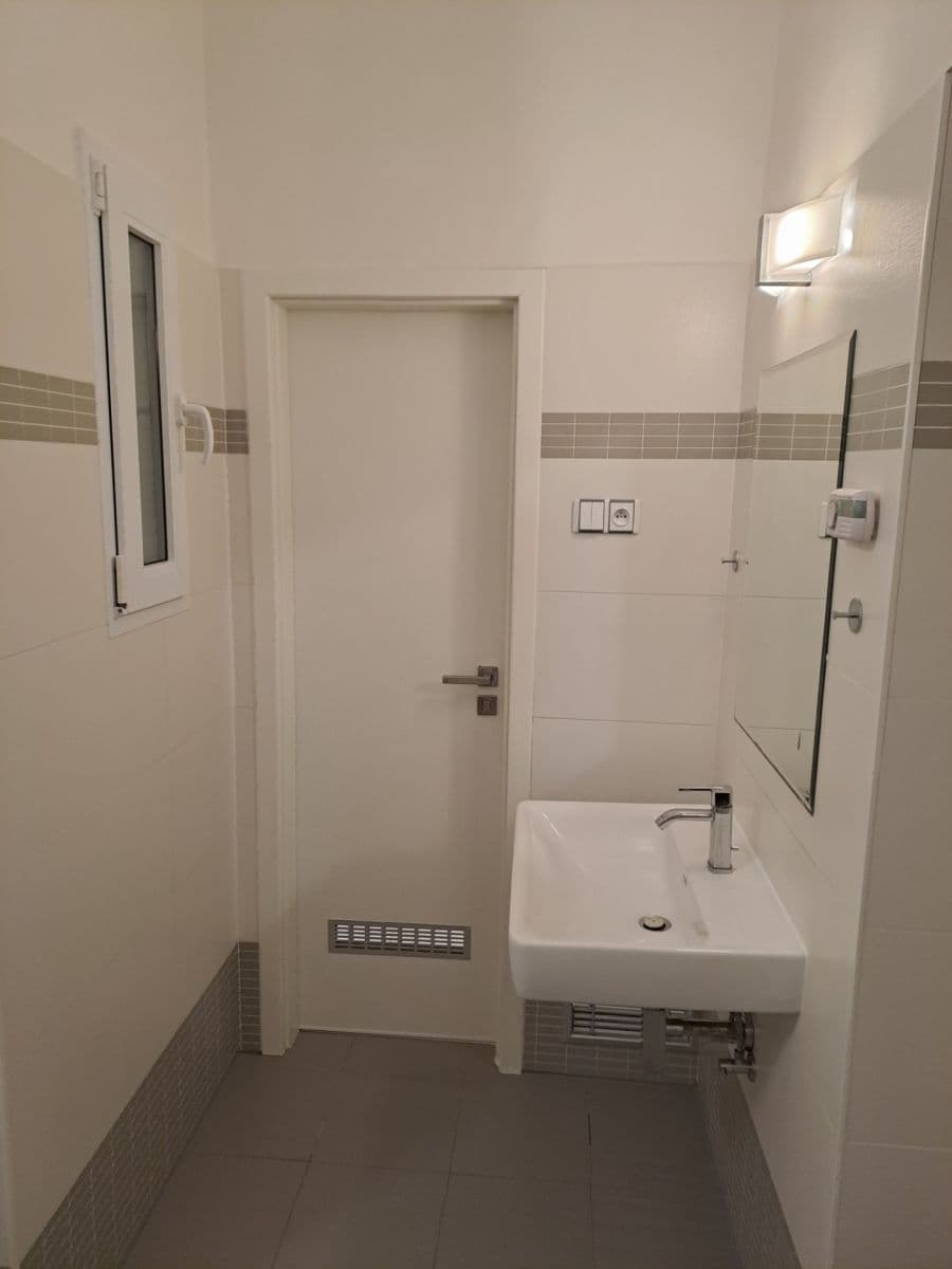 Pronájem bytu 2+kk 53 m², V Zálomu, Praha, Praha Pronájem bytu 2+kk 53 m², V Zálomu, Praha, Praha