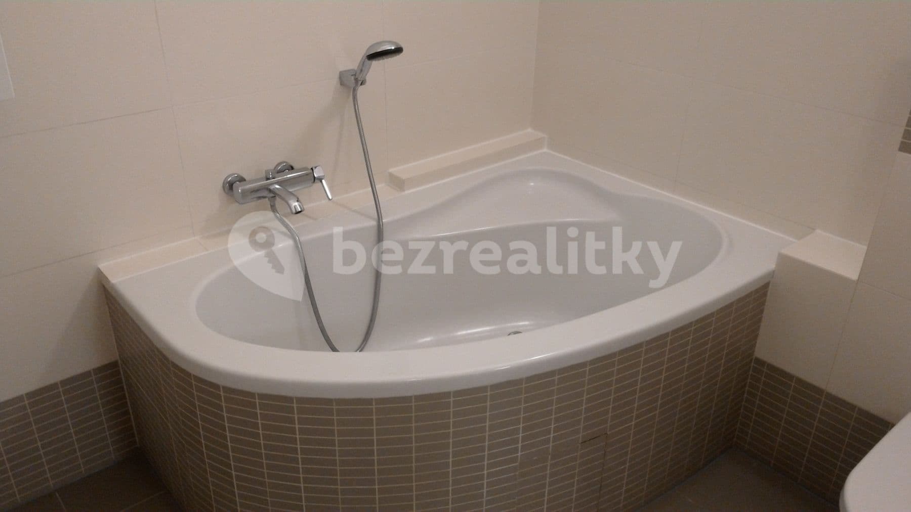 Pronájem bytu 2+kk 53 m², V Zálomu, Praha, Praha Pronájem bytu 2+kk 53 m², V Zálomu, Praha, Praha