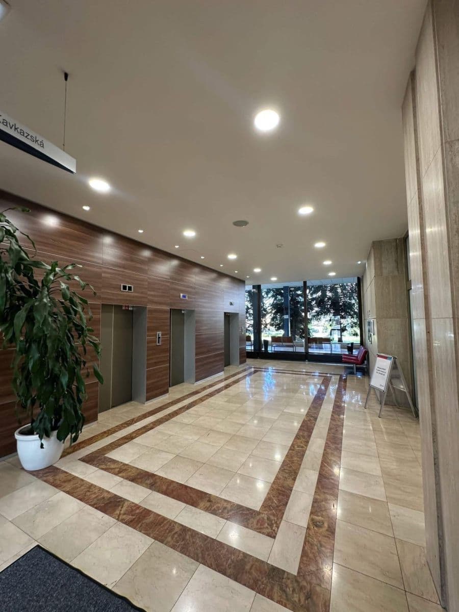 Pronájem kanceláře 15 m², Vršovické náměstí, Praha, Praha Pronájem kanceláře 15 m², Vršovické náměstí, Praha, Praha