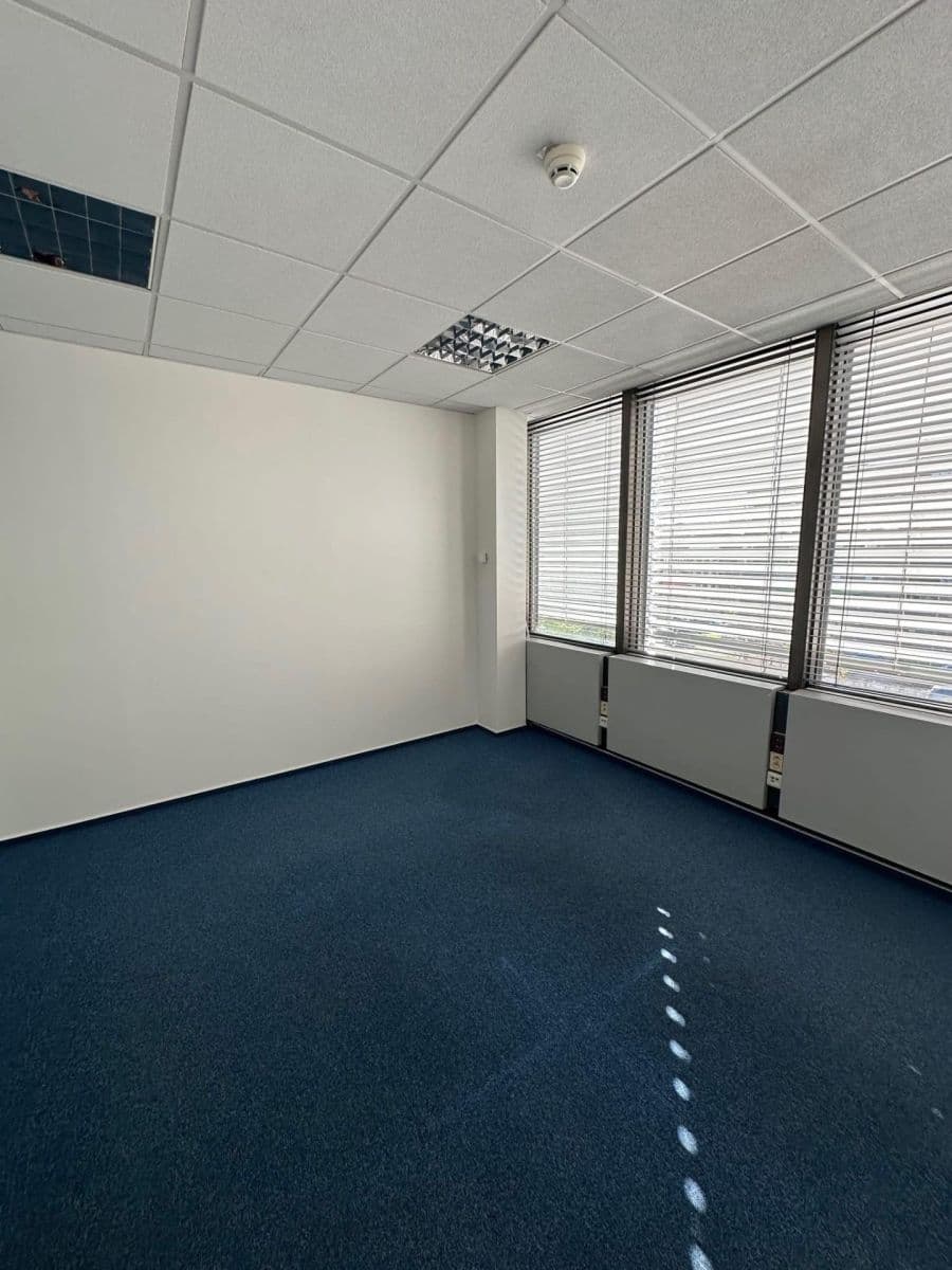 Pronájem kanceláře 15 m², Vršovické náměstí, Praha, Praha Pronájem kanceláře 15 m², Vršovické náměstí, Praha, Praha