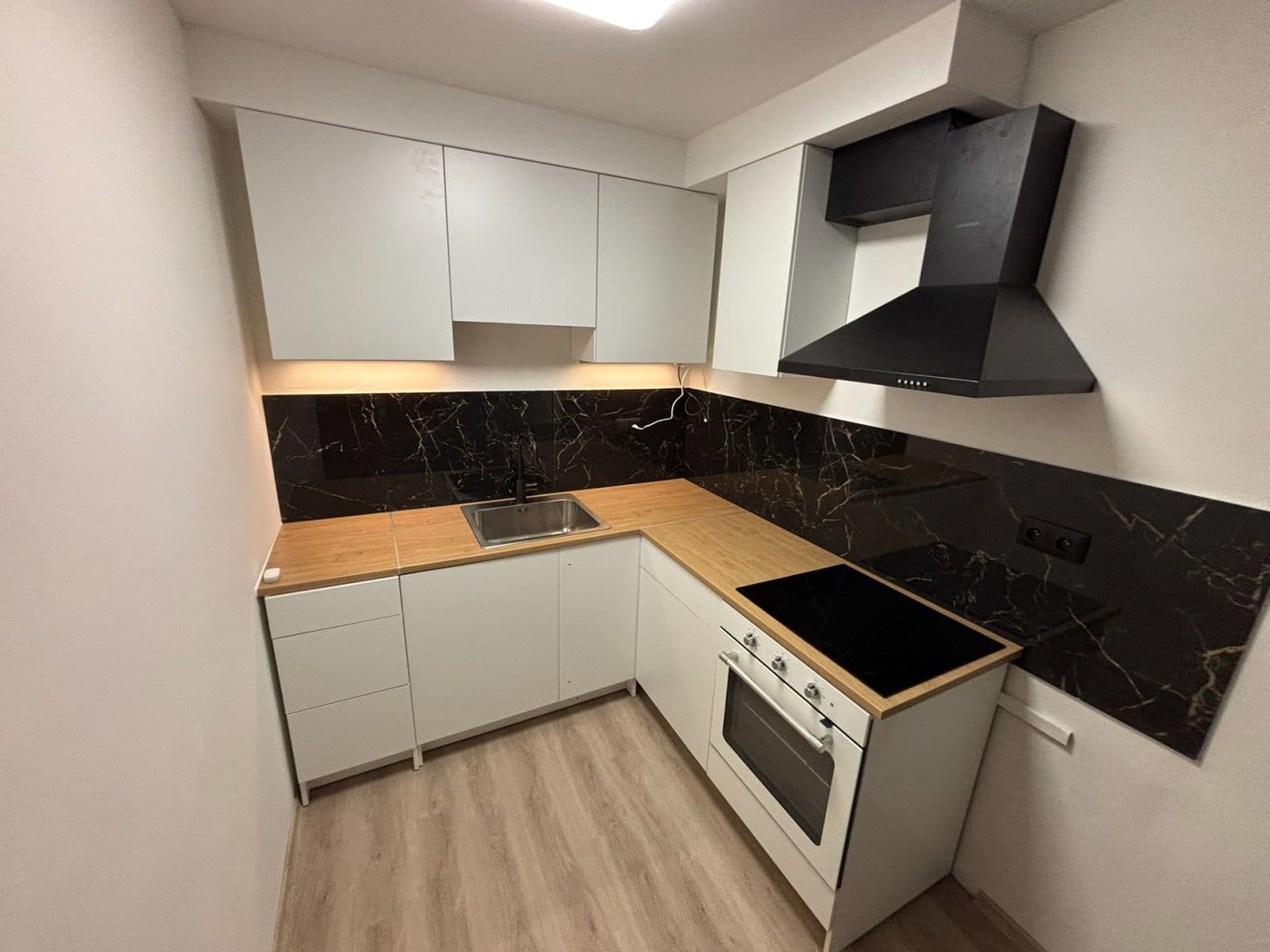 Pronájem bytu 2+kk 48 m², Příčná, Příbram, Středočeský kraj Pronájem bytu 2+kk 48 m², Příčná, Příbram, Středočeský kraj