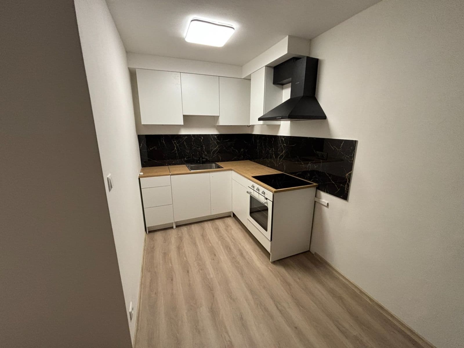 Pronájem bytu 2+kk 48 m², Příčná, Příbram, Středočeský kraj Pronájem bytu 2+kk 48 m², Příčná, Příbram, Středočeský kraj