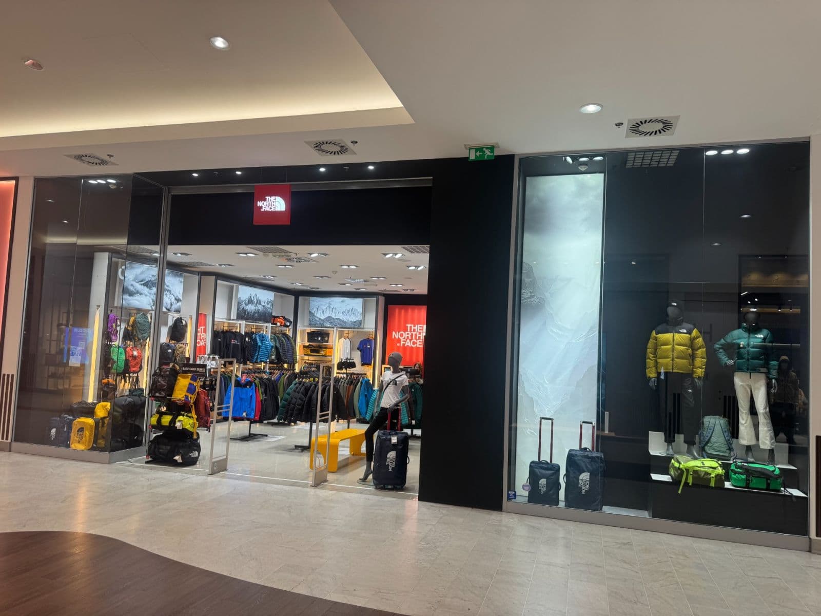 Pronájem nebytového prostoru 97 m², Praha, Praha Pronájem nebytového prostoru 97 m², Praha, Praha