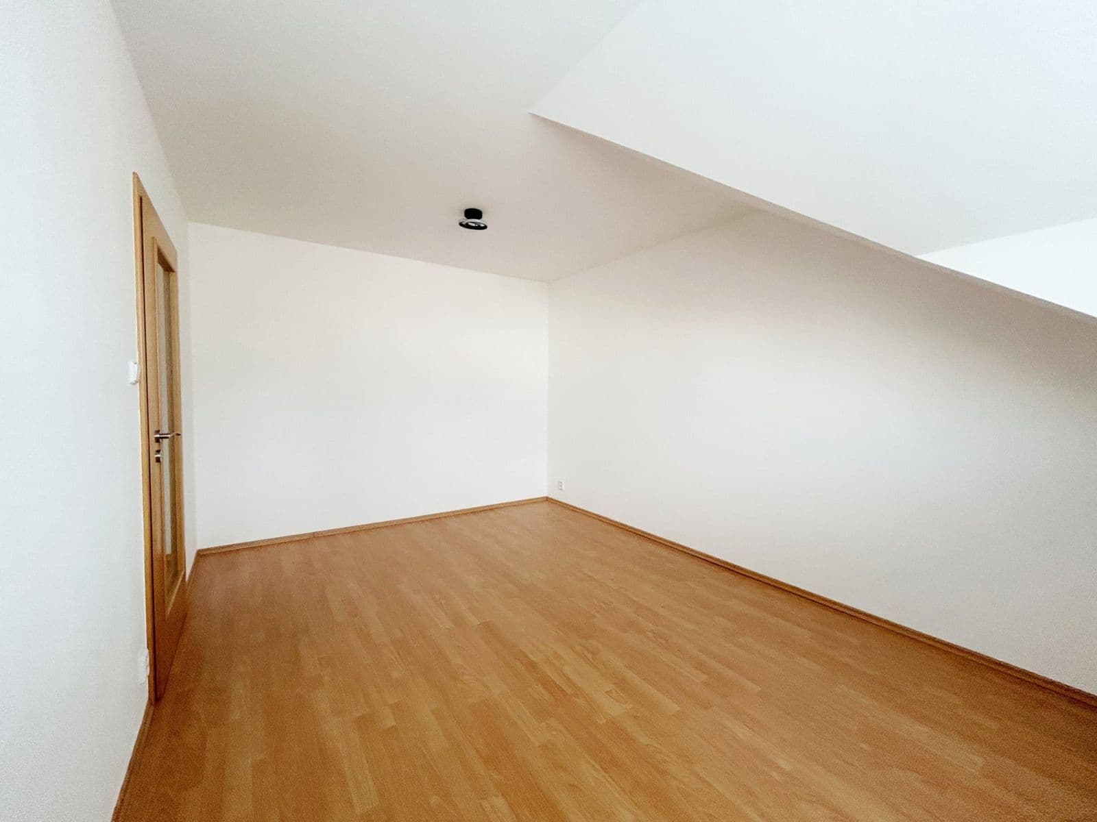 Pronájem domu 105 m², pozemek 80 m², Družstevní, Nehvizdy, Středočeský kraj Pronájem domu 105 m², pozemek 80 m², Družstevní, Nehvizdy, Středočeský kraj