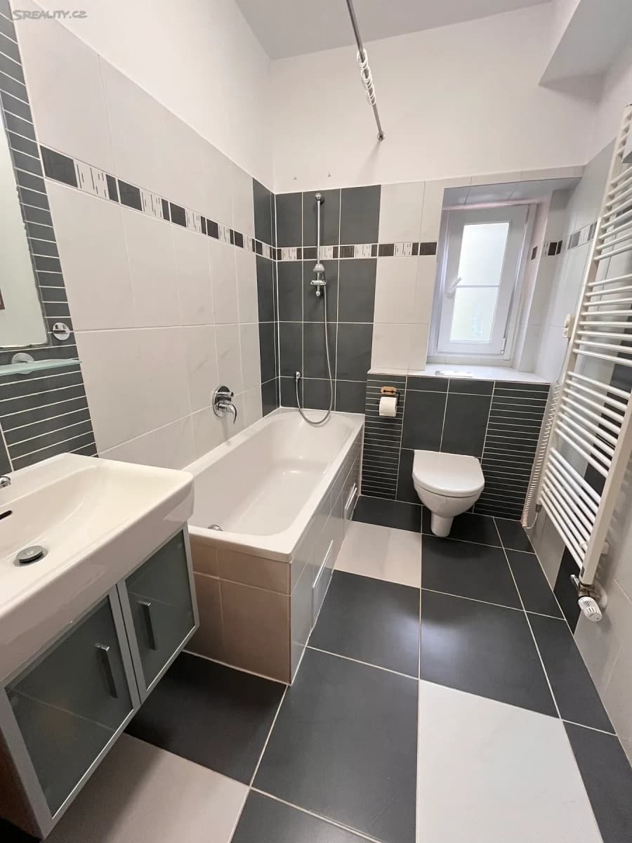 Pronájem bytu 2+kk 50 m², Táborská, Praha, Praha Pronájem bytu 2+kk 50 m², Táborská, Praha, Praha