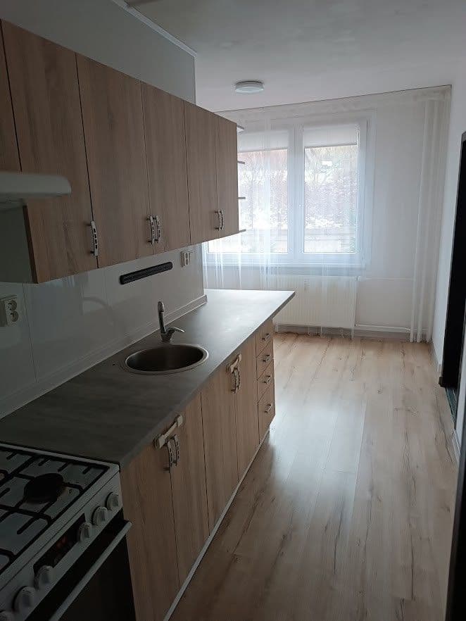 Pronájem bytu 3+1 70 m², Rabasova, Ústí nad Labem, Ústecký kraj Pronájem bytu 3+1 70 m², Rabasova, Ústí nad Labem, Ústecký kraj