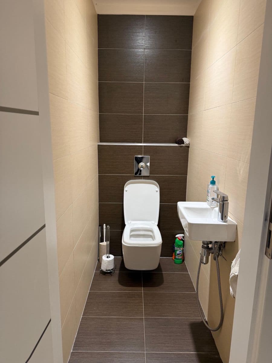 Pronájem bytu 3+kk 76 m², Pod Kavalírkou, Praha, Praha Pronájem bytu 3+kk 76 m², Pod Kavalírkou, Praha, Praha