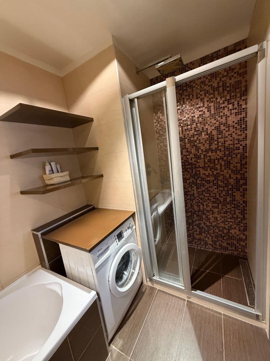 Pronájem bytu 3+kk 76 m², Pod Kavalírkou, Praha, Praha Pronájem bytu 3+kk 76 m², Pod Kavalírkou, Praha, Praha