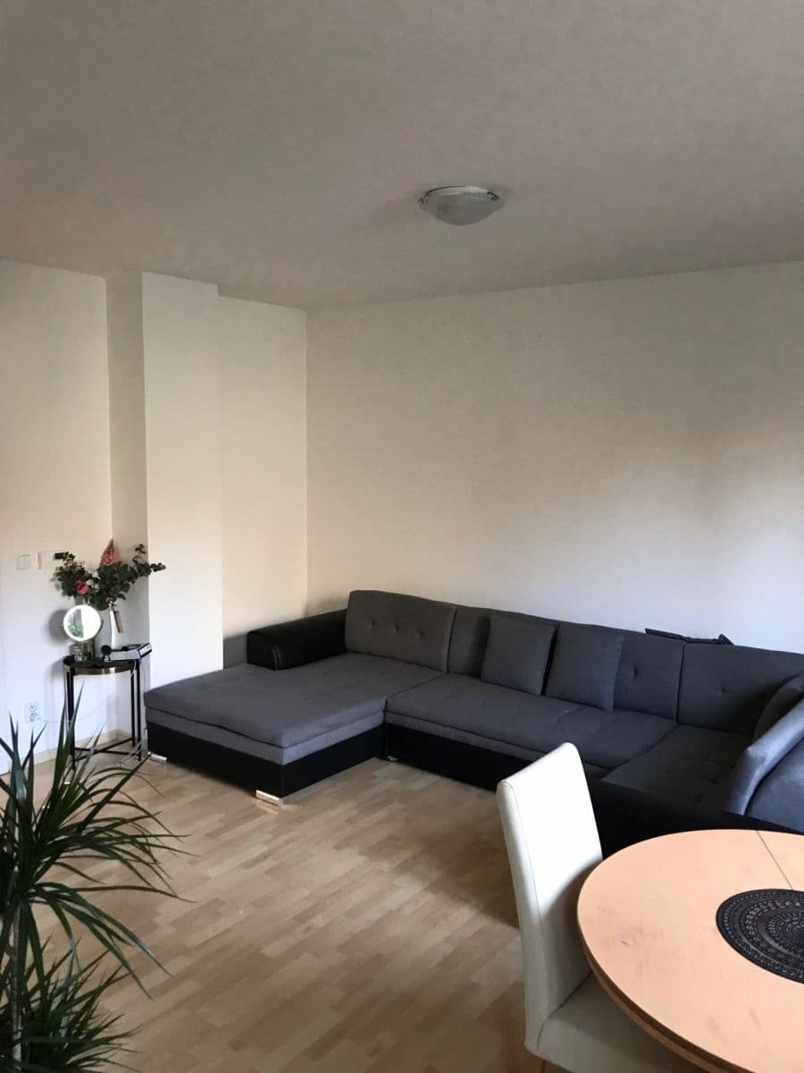 Pronájem bytu 3+kk 95 m², Velké Popovice, Středočeský kraj Pronájem bytu 3+kk 95 m², Velké Popovice, Středočeský kraj