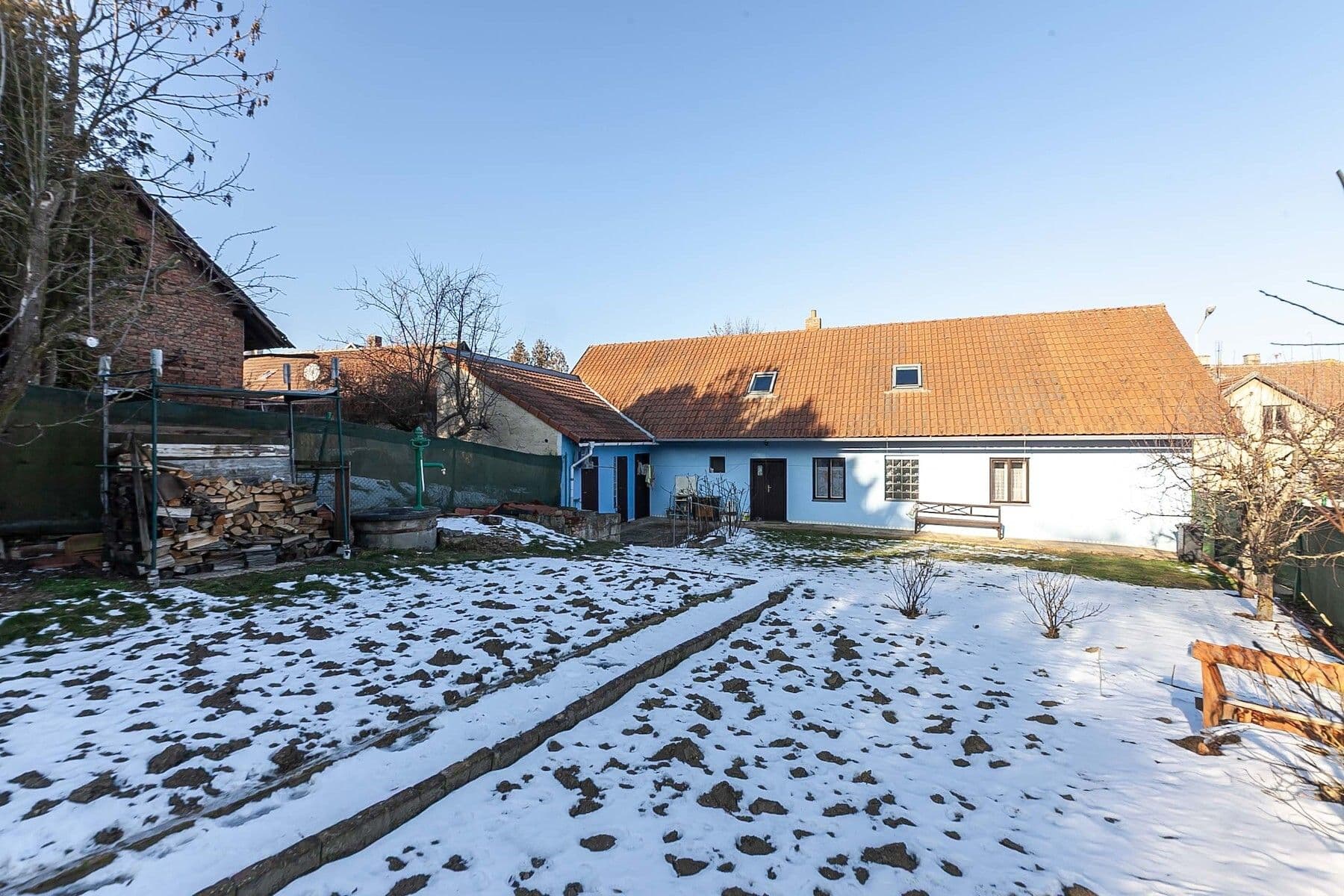 Prodej domu 180 m², pozemek 449 m², Chroustov, Středočeský kraj Prodej domu 180 m², pozemek 449 m², Chroustov, Středočeský kraj