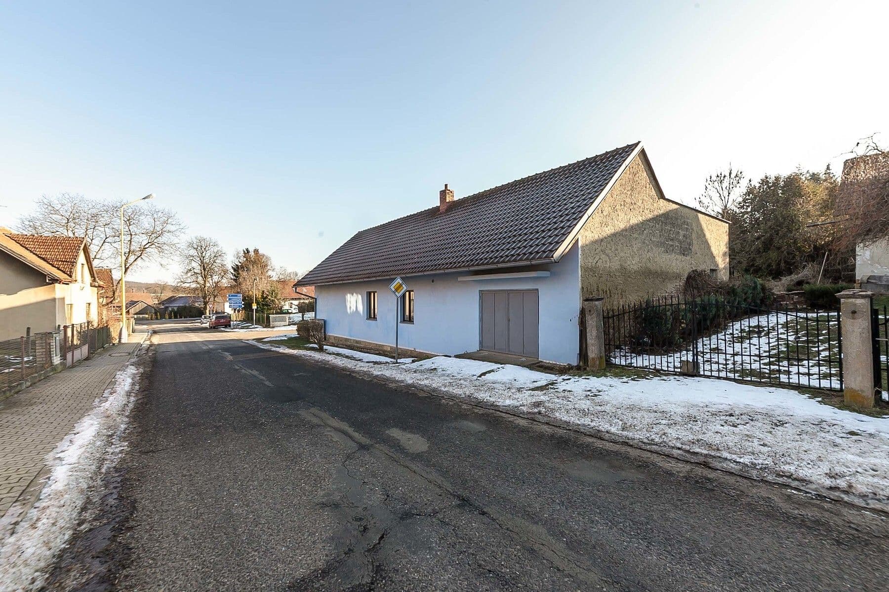 Prodej domu 180 m², pozemek 449 m², Chroustov, Středočeský kraj Prodej domu 180 m², pozemek 449 m², Chroustov, Středočeský kraj