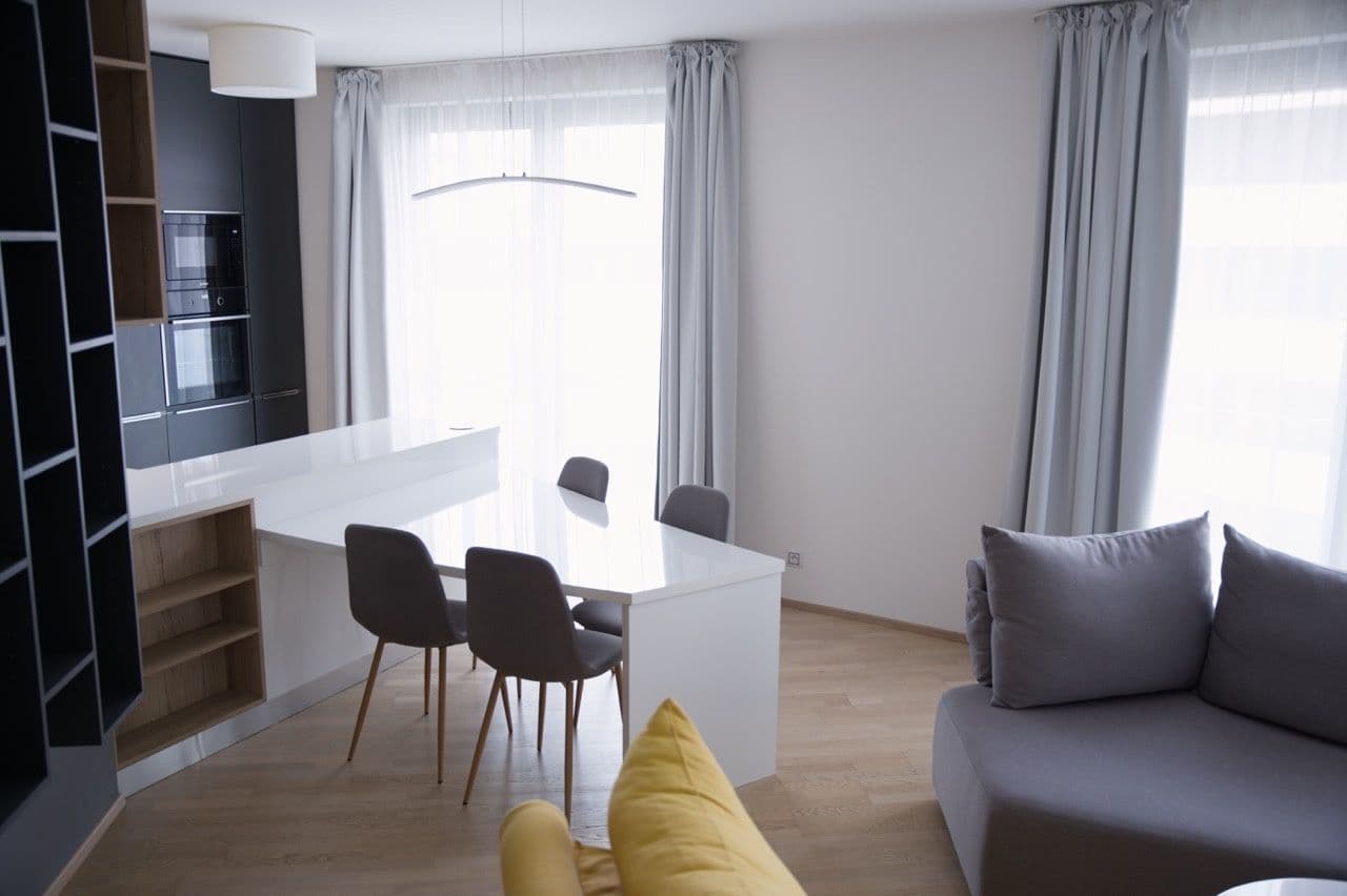 Pronájem bytu 2+kk 76 m², Vojenova, Praha, Praha Pronájem bytu 2+kk 76 m², Vojenova, Praha, Praha