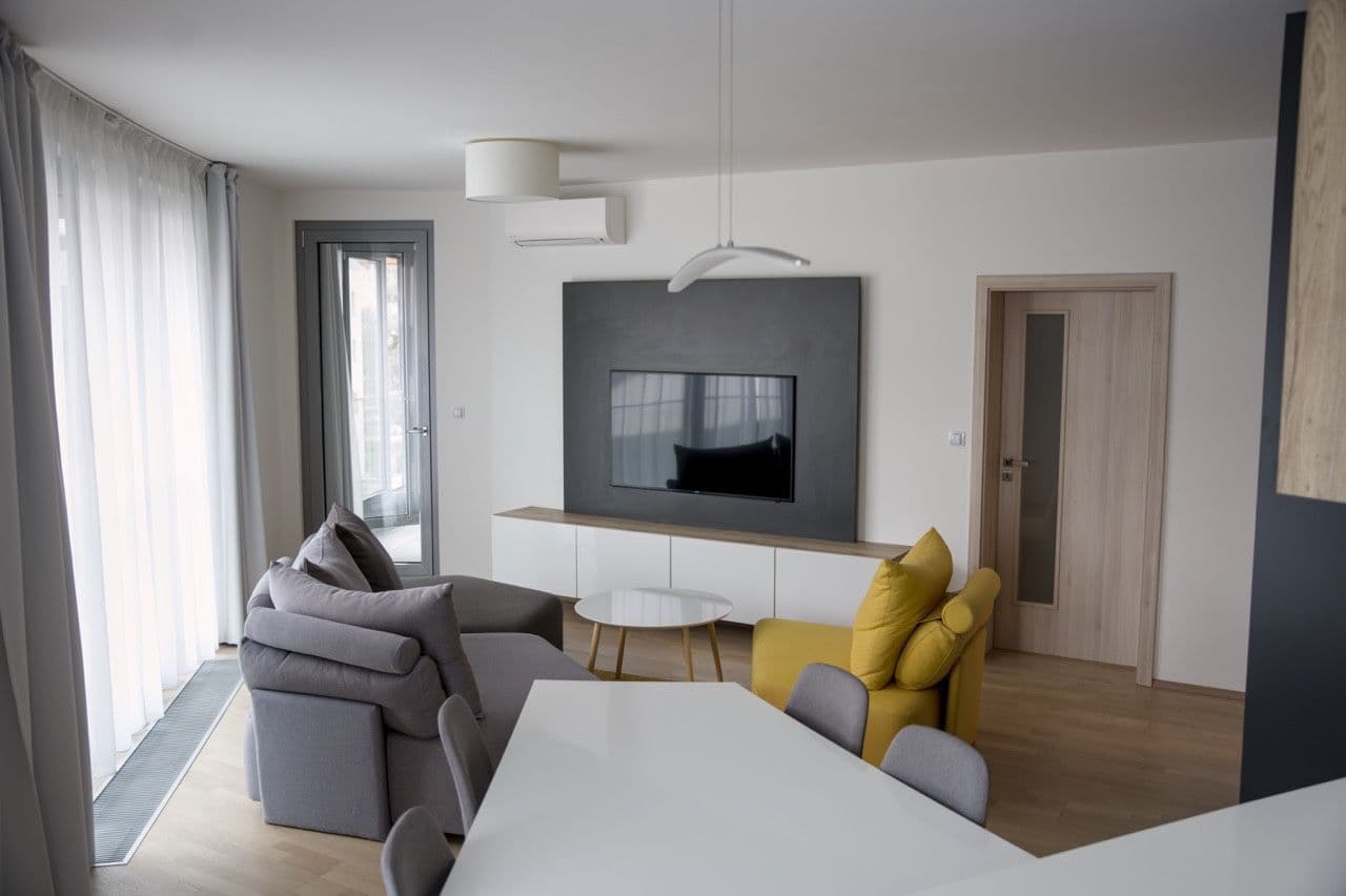 Pronájem bytu 2+kk 76 m², Vojenova, Praha, Praha Pronájem bytu 2+kk 76 m², Vojenova, Praha, Praha