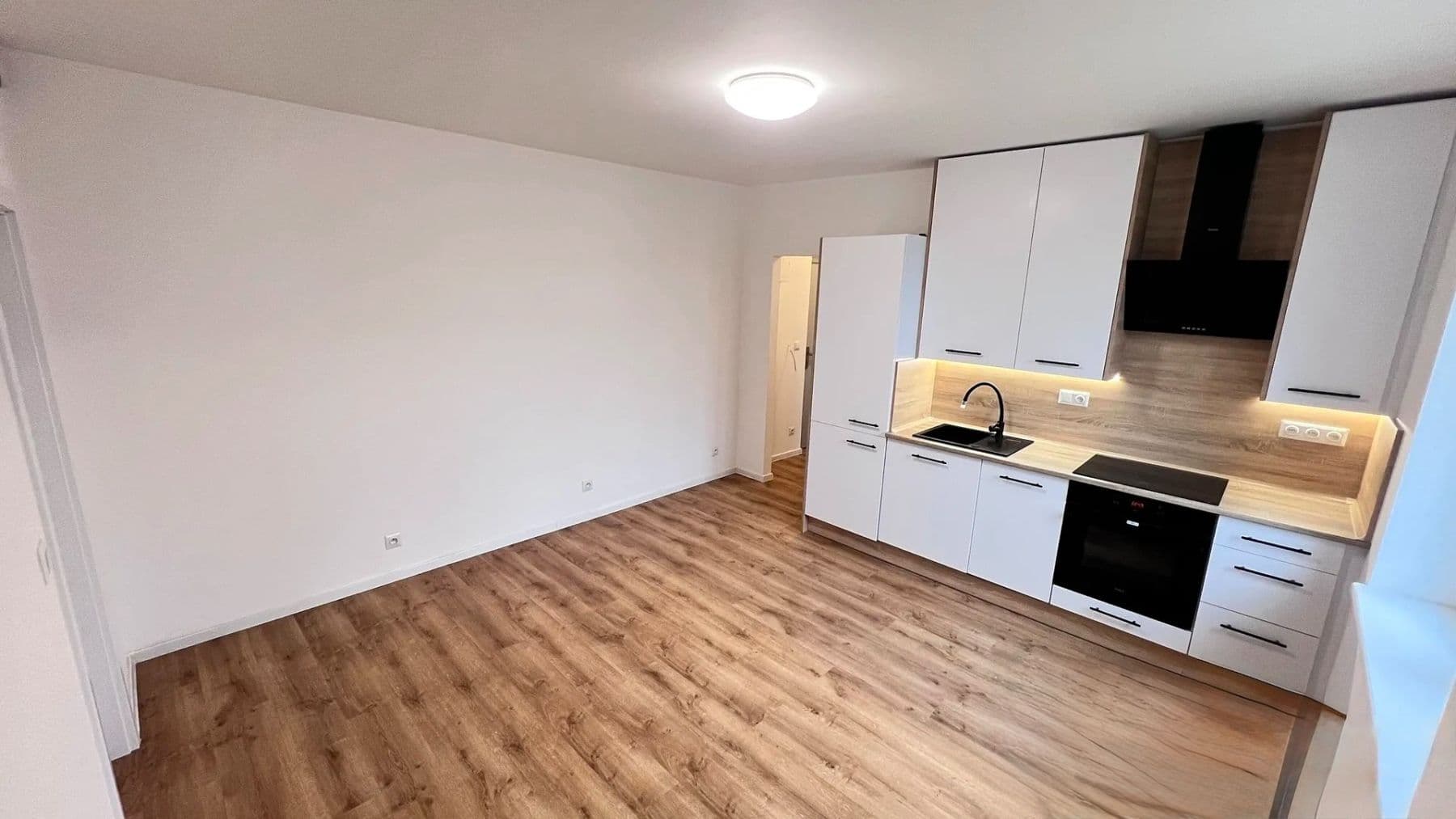 Pronájem bytu 2+kk 39 m², Bílá, Ostrava, Moravskoslezský kraj Pronájem bytu 2+kk 39 m², Bílá, Ostrava, Moravskoslezský kraj