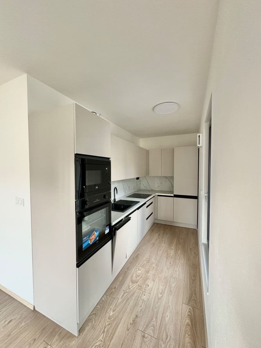 Pronájem bytu 2+kk 54 m², Bratislavská, Brno, Jihomoravský kraj Pronájem bytu 2+kk 54 m², Bratislavská, Brno, Jihomoravský kraj