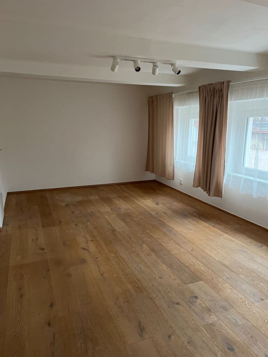 Pronájem bytu 1+kk 40 m², V Horní Stromce, Praha, Praha Pronájem bytu 1+kk 40 m², V Horní Stromce, Praha, Praha