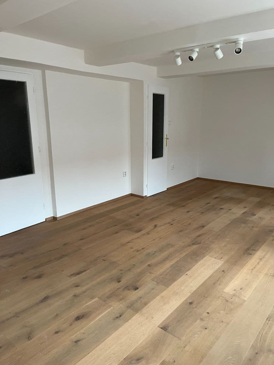 Pronájem bytu 1+kk 40 m², V Horní Stromce, Praha, Praha Pronájem bytu 1+kk 40 m², V Horní Stromce, Praha, Praha