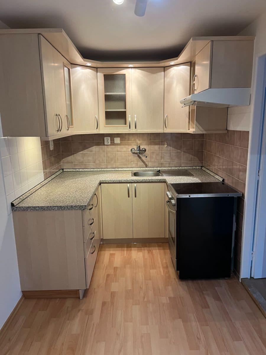 Pronájem bytu 1+kk 40 m², V Horní Stromce, Praha, Praha Pronájem bytu 1+kk 40 m², V Horní Stromce, Praha, Praha