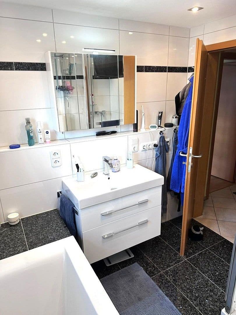 Prodej domu 170 m², pozemek 398 m², Von-Groote-Ring 1, Rheinbach, Severní Porýní-Vestfálsko Prodej domu 170 m², pozemek 398 m², Von-Groote-Ring 1, Rheinbach, Severní Porýní-Vestfálsko