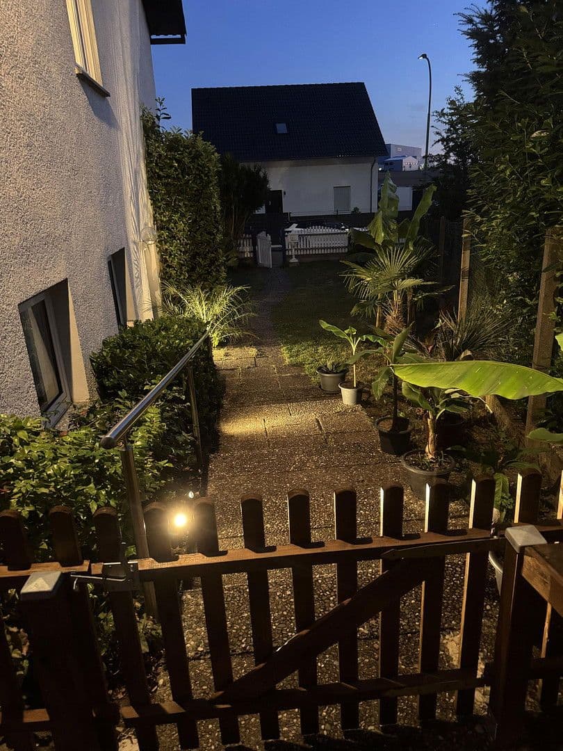 Prodej domu 190 m², pozemek 865 m², Goldbachstr. 2A, Florstadt, Hessen Prodej domu 190 m², pozemek 865 m², Goldbachstr. 2A, Florstadt, Hessen