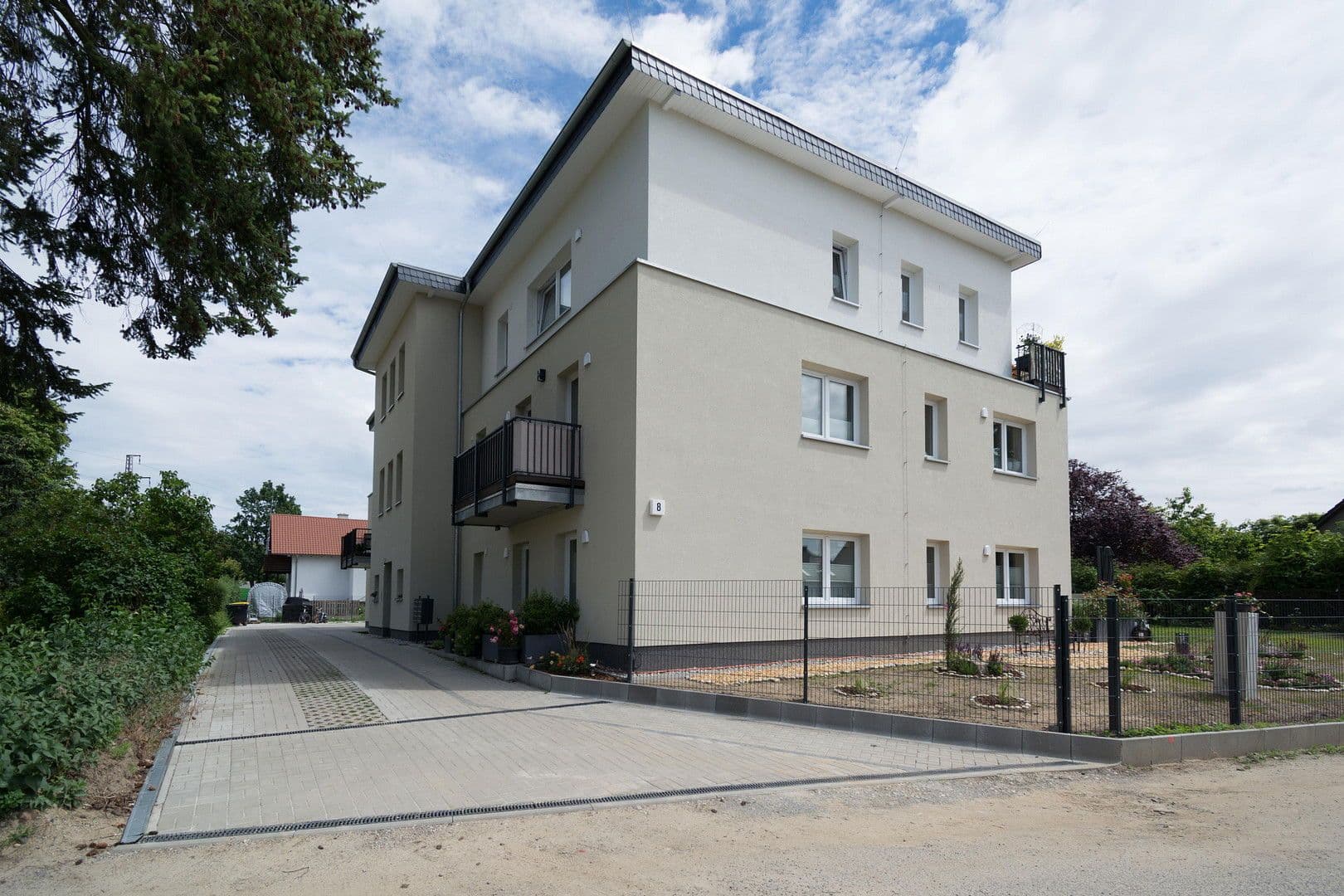 Pronájem bytu 3+1 93 m², Karl-Marx-Straße 8, Hohen Neuendorf, Braniborsko Pronájem bytu 3+1 93 m², Karl-Marx-Straße 8, Hohen Neuendorf, Braniborsko