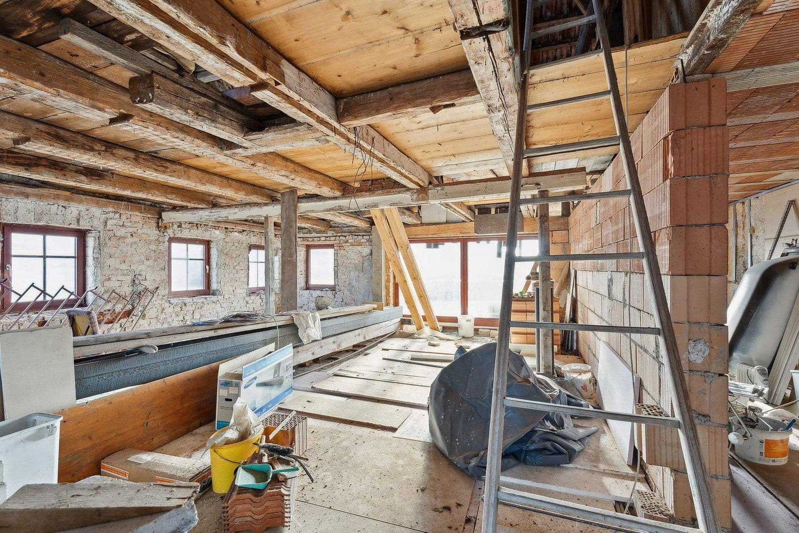 Prodej domu 443 m², pozemek 1.079 m², Ottobeurer Straße 17, Markt Rettenbach, Bavorsko Prodej domu 443 m², pozemek 1.079 m², Ottobeurer Straße 17, Markt Rettenbach, Bavorsko