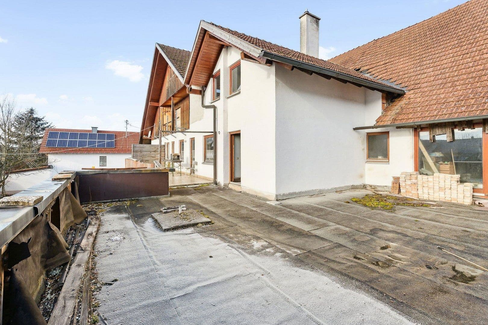 Prodej domu 443 m², pozemek 1.079 m², Ottobeurer Straße 17, Markt Rettenbach, Bavorsko Prodej domu 443 m², pozemek 1.079 m², Ottobeurer Straße 17, Markt Rettenbach, Bavorsko