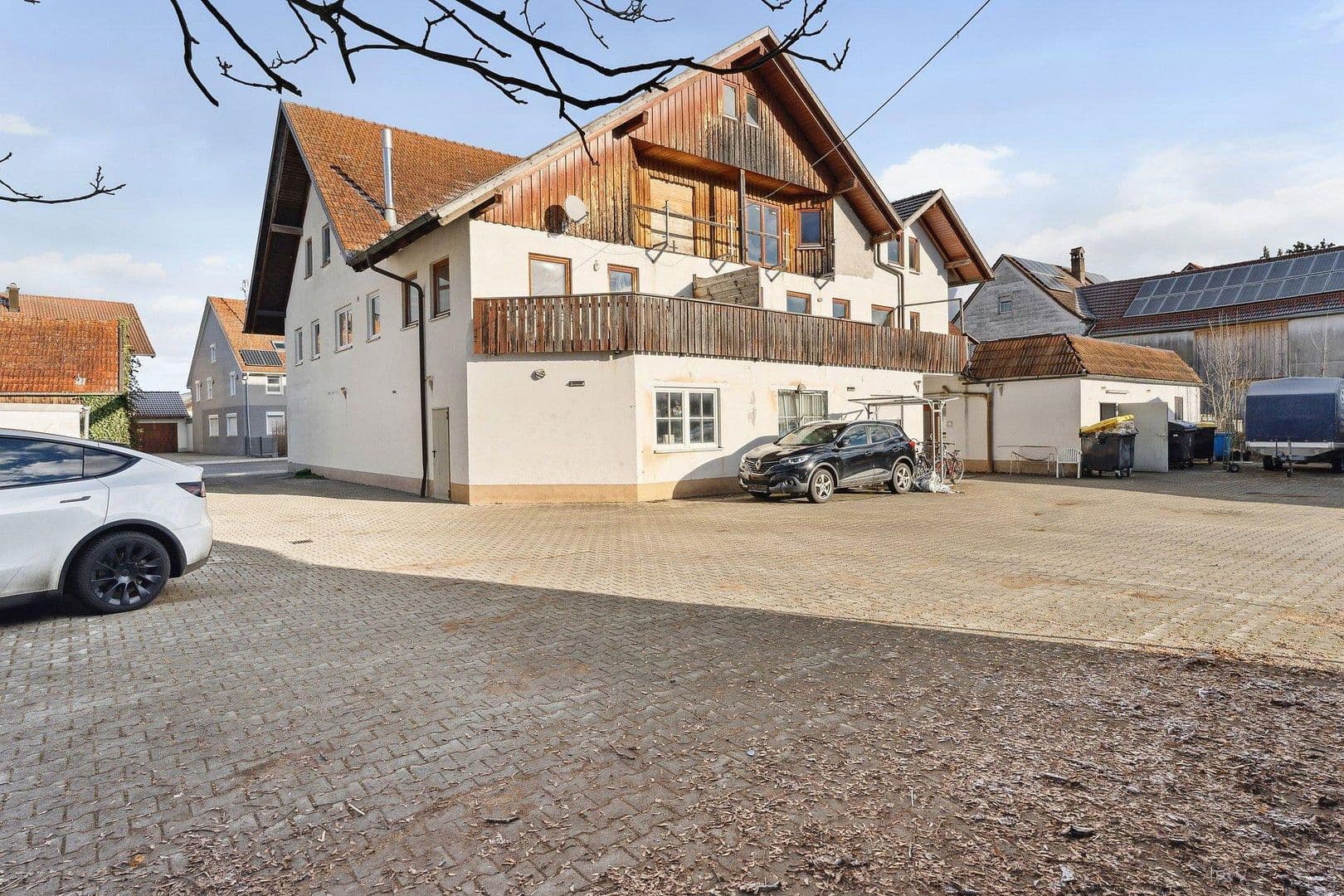 Prodej domu 443 m², pozemek 1.079 m², Ottobeurer Straße 17, Markt Rettenbach, Bavorsko Prodej domu 443 m², pozemek 1.079 m², Ottobeurer Straße 17, Markt Rettenbach, Bavorsko