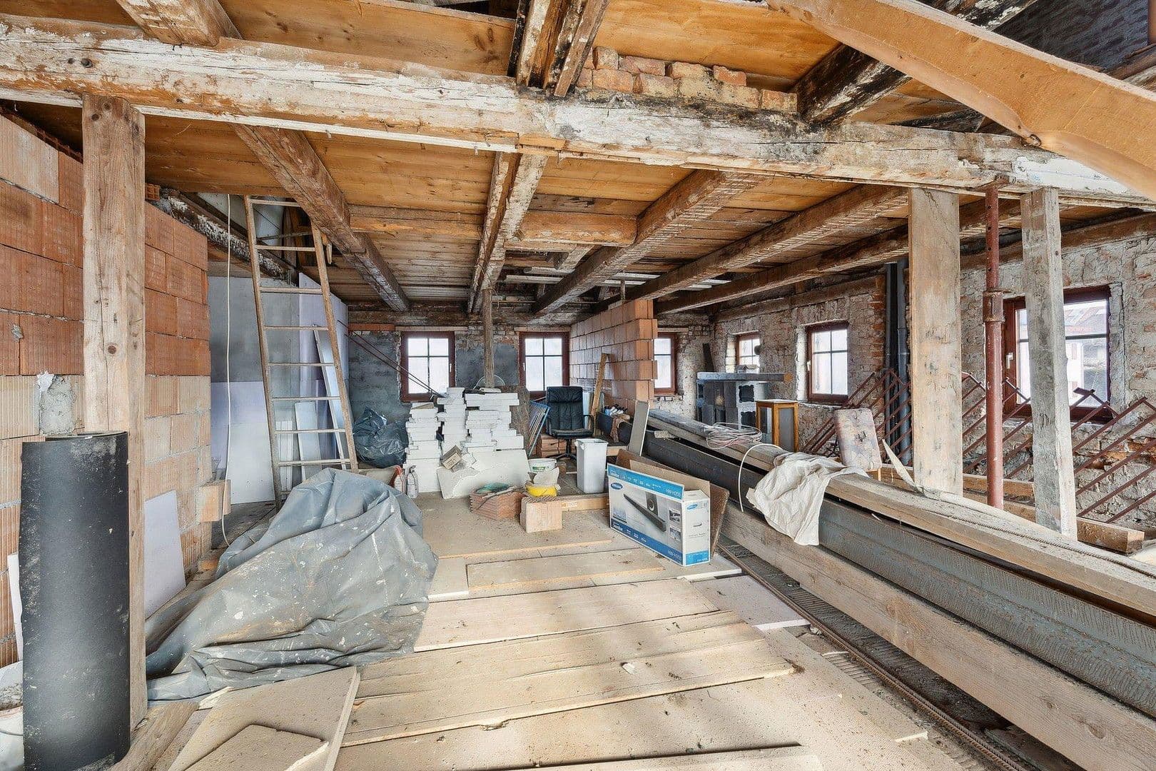 Prodej domu 443 m², pozemek 1.079 m², Ottobeurer Straße 17, Markt Rettenbach, Bavorsko Prodej domu 443 m², pozemek 1.079 m², Ottobeurer Straße 17, Markt Rettenbach, Bavorsko