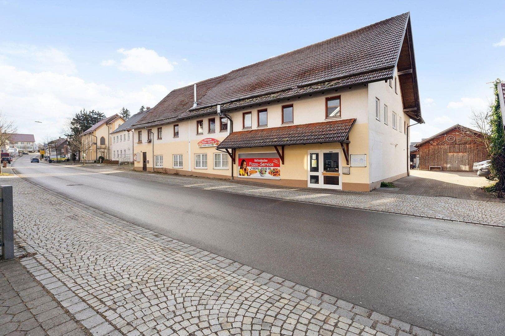 Prodej domu 443 m², pozemek 1.079 m², Ottobeurer Straße 17, Markt Rettenbach, Bavorsko Prodej domu 443 m², pozemek 1.079 m², Ottobeurer Straße 17, Markt Rettenbach, Bavorsko