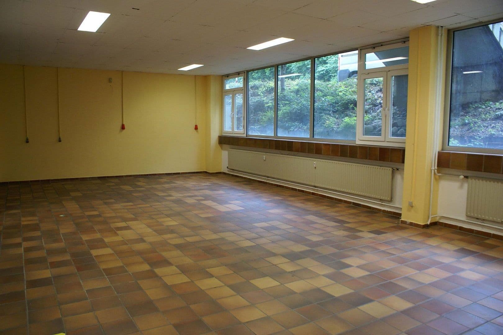 Pronájem nebytového prostoru 2.200 m², Aalen, Bádensko-Württembersko Pronájem nebytového prostoru 2.200 m², Aalen, Bádensko-Württembersko