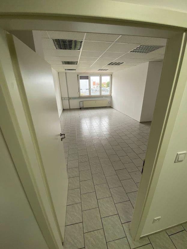 Pronájem kanceláře 88 m², Humbserstr.22, Fürth, Bavorsko Pronájem kanceláře 88 m², Humbserstr.22, Fürth, Bavorsko