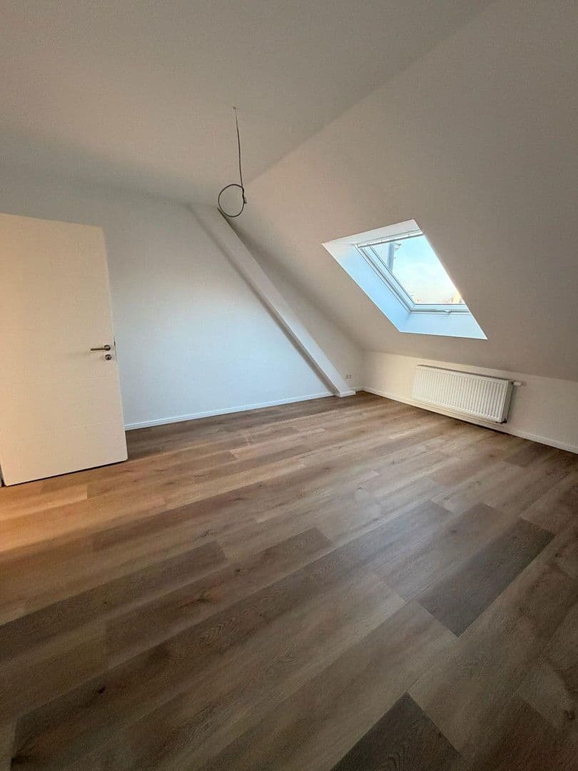 Pronájem bytu 4+1 99 m², Jahnstr. 7, Osnabrück, Dolní Sasko Pronájem bytu 4+1 99 m², Jahnstr. 7, Osnabrück, Dolní Sasko