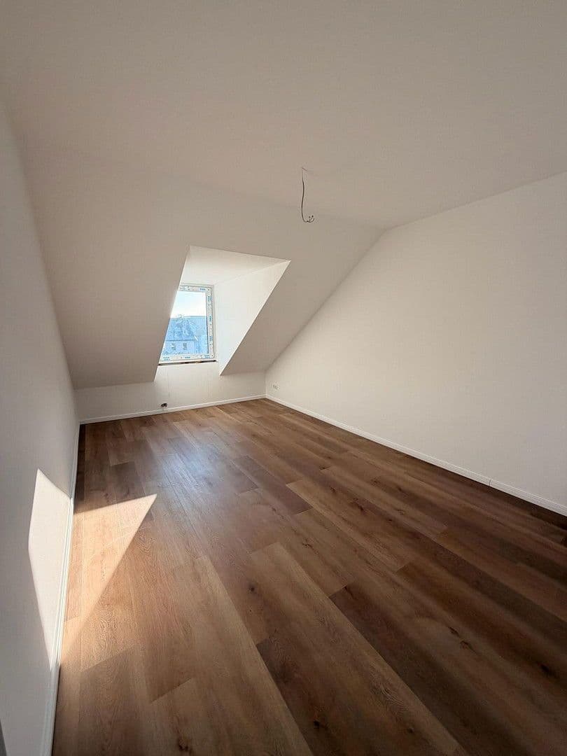 Pronájem bytu 4+1 99 m², Jahnstr. 7, Osnabrück, Dolní Sasko Pronájem bytu 4+1 99 m², Jahnstr. 7, Osnabrück, Dolní Sasko