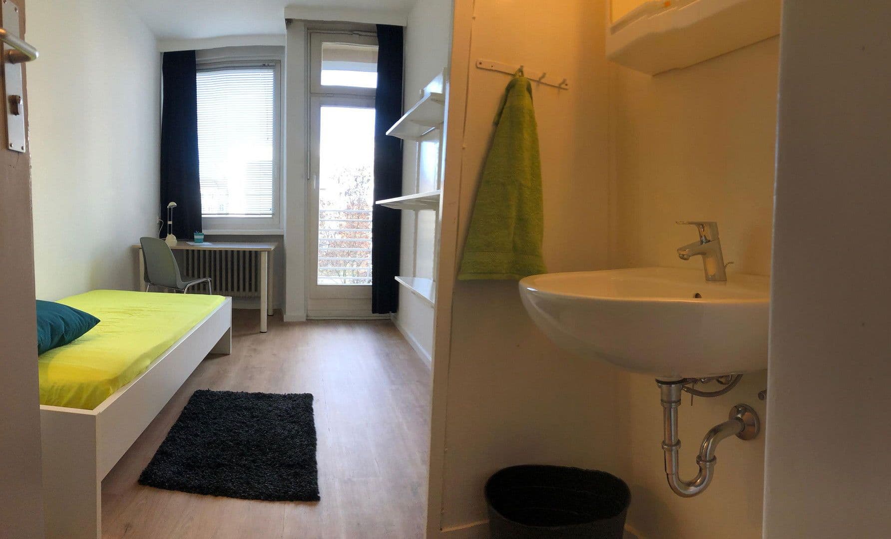 Pronájem bytu 13 m², Suarezstr. 15-17, Berlin, Berlín Pronájem bytu 13 m², Suarezstr. 15-17, Berlin, Berlín