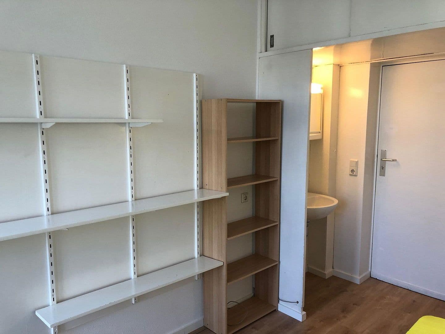 Pronájem bytu 13 m², Suarezstr. 15-17, Berlin, Berlín Pronájem bytu 13 m², Suarezstr. 15-17, Berlin, Berlín